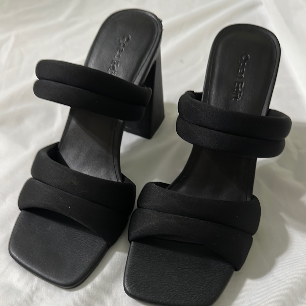 Black Modern Square-Toe Heels